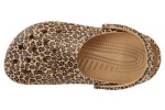 zueco-estampado-classic-leopard-crocs-dorado-3