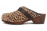 zueco-estampado-falun-leopardo-gunnels-marron-negro-1